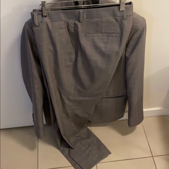 COPY - Men’s grey with pink custom made suit - Picture 3 of 3